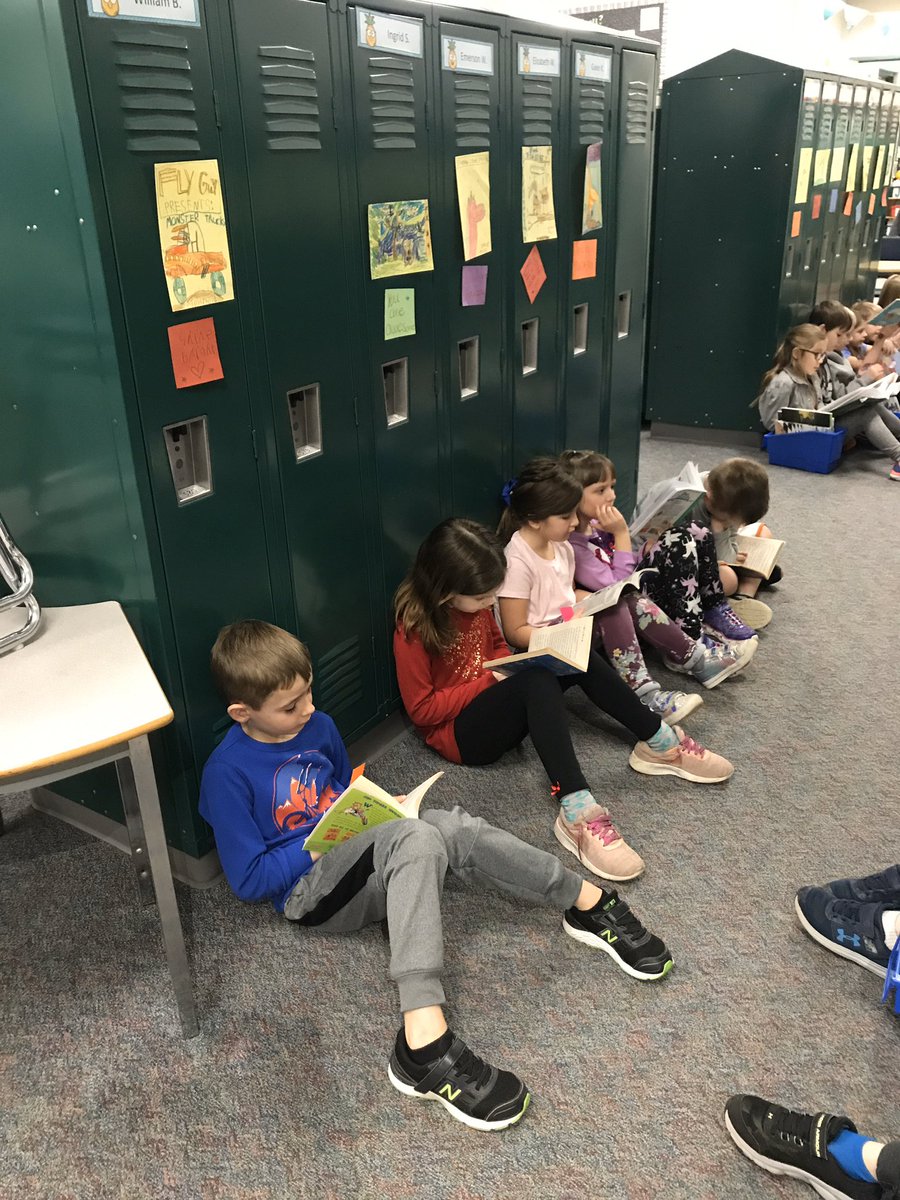 missschoonover's tweet photo. Read around Woodland! #MIRM https://t.co/WTGJSwg9fh
