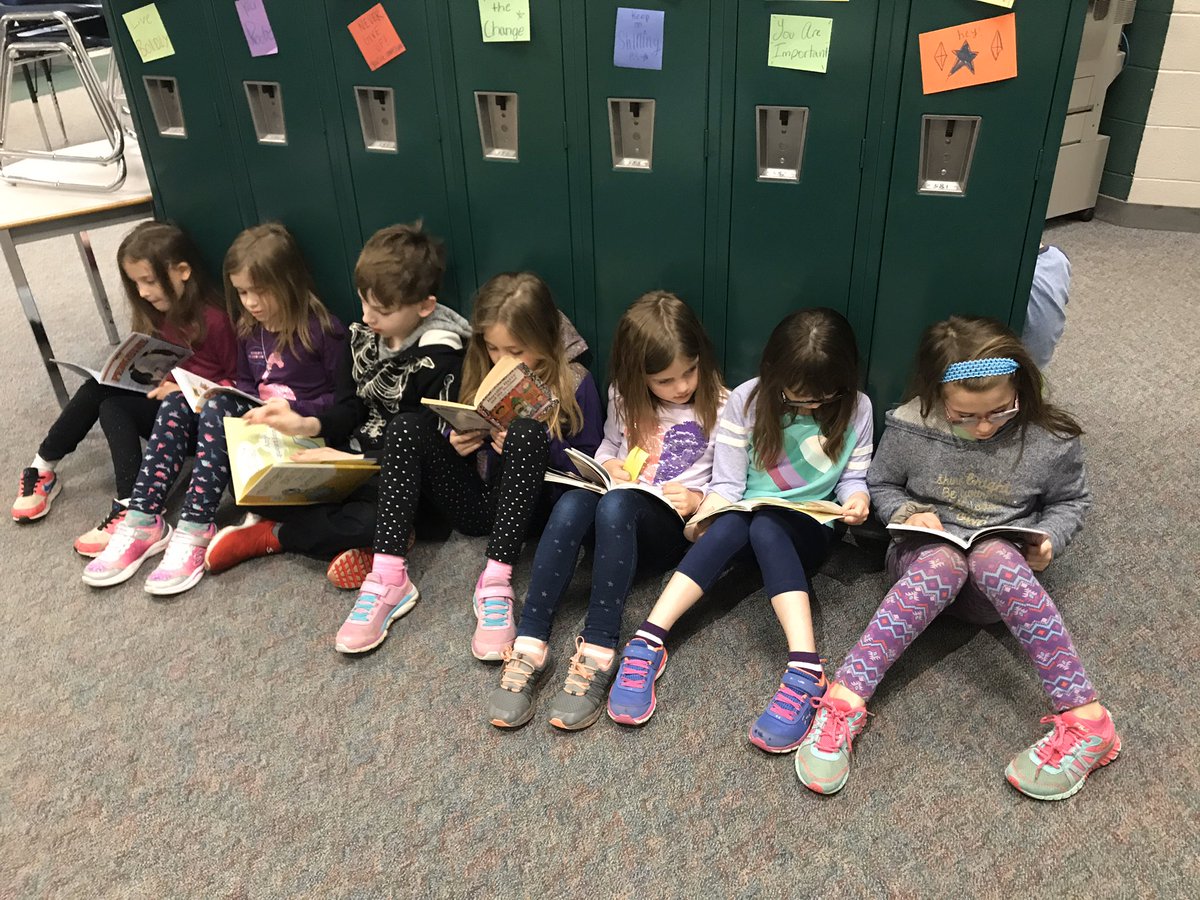 missschoonover's tweet photo. Read around Woodland! #MIRM https://t.co/WTGJSwg9fh