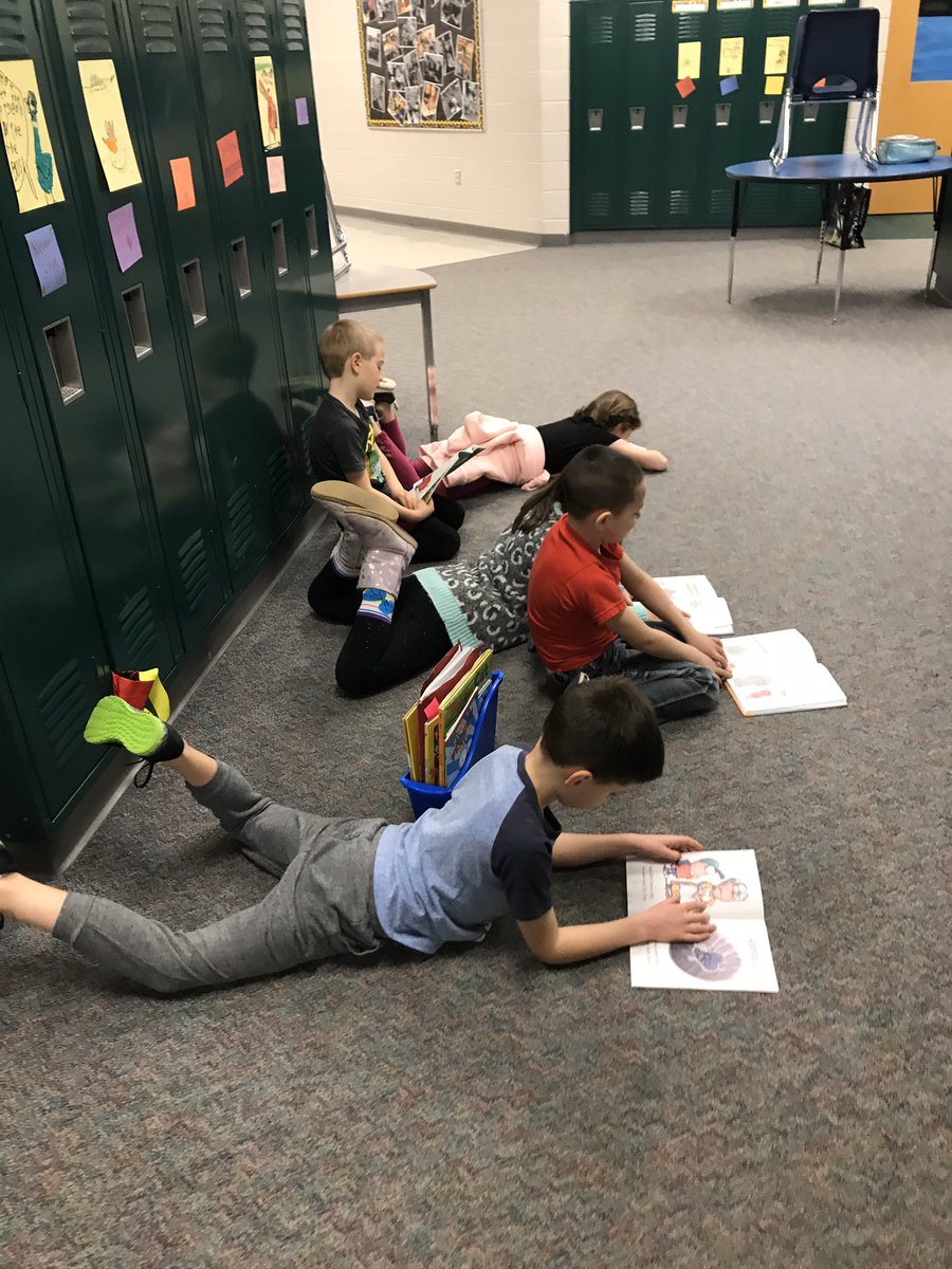 missschoonover's tweet photo. Read around Woodland! #MIRM https://t.co/WTGJSwg9fh