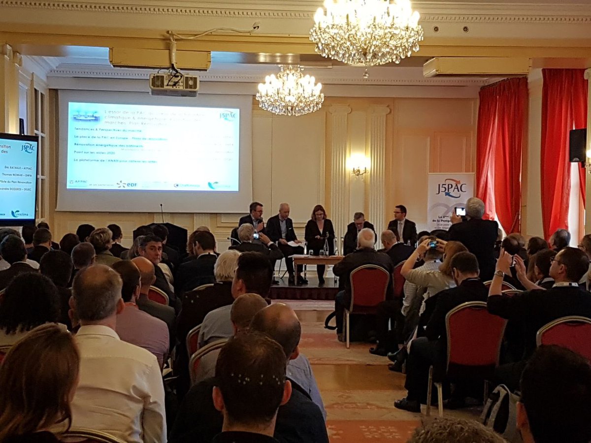 _FEDENE_'s tweet photo. [#EVENEMENT] Le #SNEC lance une nouvelle commission sur les #PAC collectives : il était représenté ce matin au #J5PAC @AfpacContact. Alexandre DOZIERES - #DGEC a mis en lumière les atouts de la #PAC géothermique dans le bâtiment collectif. #ChaleurEnR https://t.co/JgB6qbWvNL