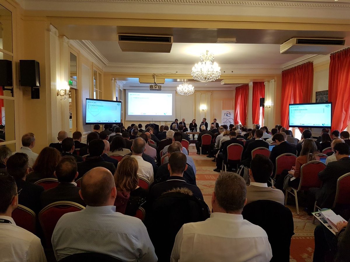 _FEDENE_'s tweet photo. [#EVENEMENT] Le #SNEC lance une nouvelle commission sur les #PAC collectives : il était représenté ce matin au #J5PAC @AfpacContact. Alexandre DOZIERES - #DGEC a mis en lumière les atouts de la #PAC géothermique dans le bâtiment collectif. #ChaleurEnR https://t.co/JgB6qbWvNL