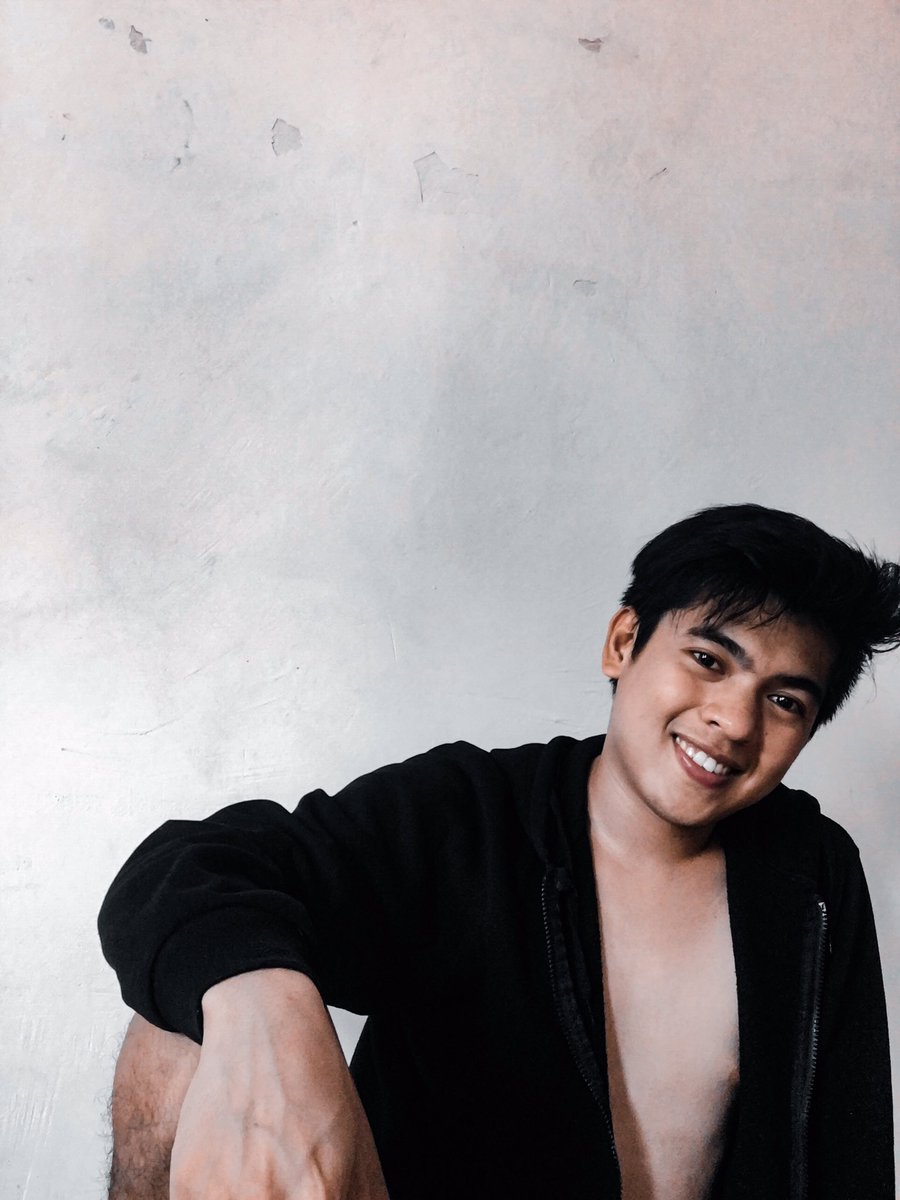 imejfalcon's tweet photo. Summer na kasi 😂 https://t.co/yPs5O9IvbM