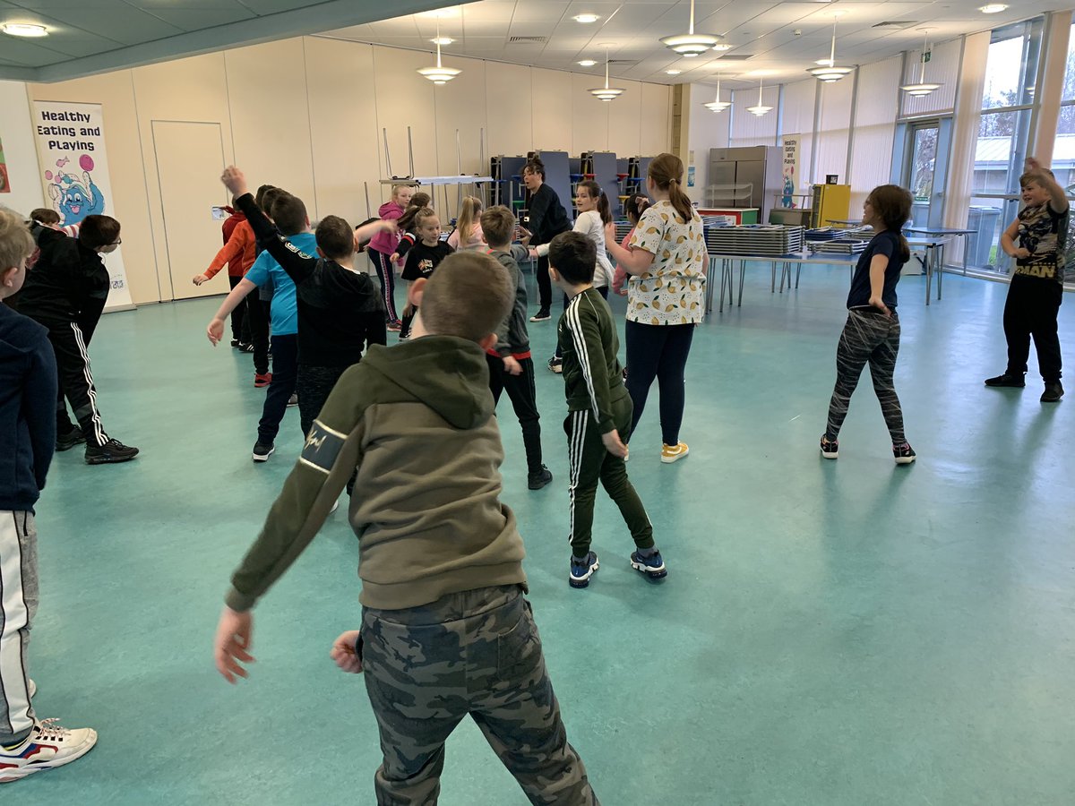 DeanburnPS_P7A's tweet photo. We were being creative this morning first thing this morning! #MaxintheMiddle @NHSForthValley #healthandwellbeing ππβοΈ https://t.co/1KNiuD1bzT