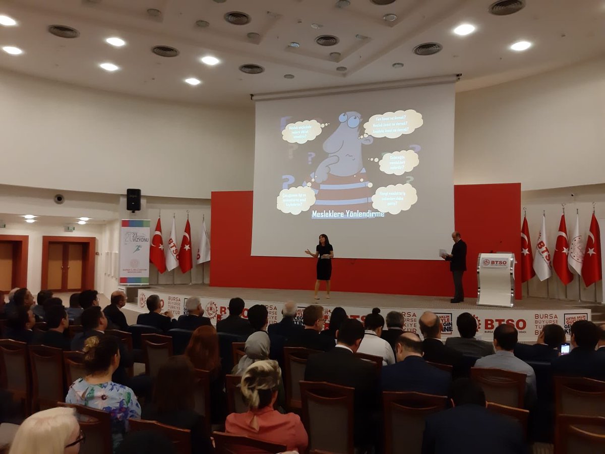 bursailmem16's tweet photo. Öğretmenlerimiz, çalışan ailelerimiz için “Onlar okula gelemiyorsa biz gideriz” dediler.
👉 #BizGeldik projesi kapsamında velilerimize etkin dinleme, empati, ergenlik döneminde iletişim gibi pek çok konuda yerinde danışmanlık hizmeti veriyor.
@meb_ailesi2023 https://t.co/AakOefFBVT