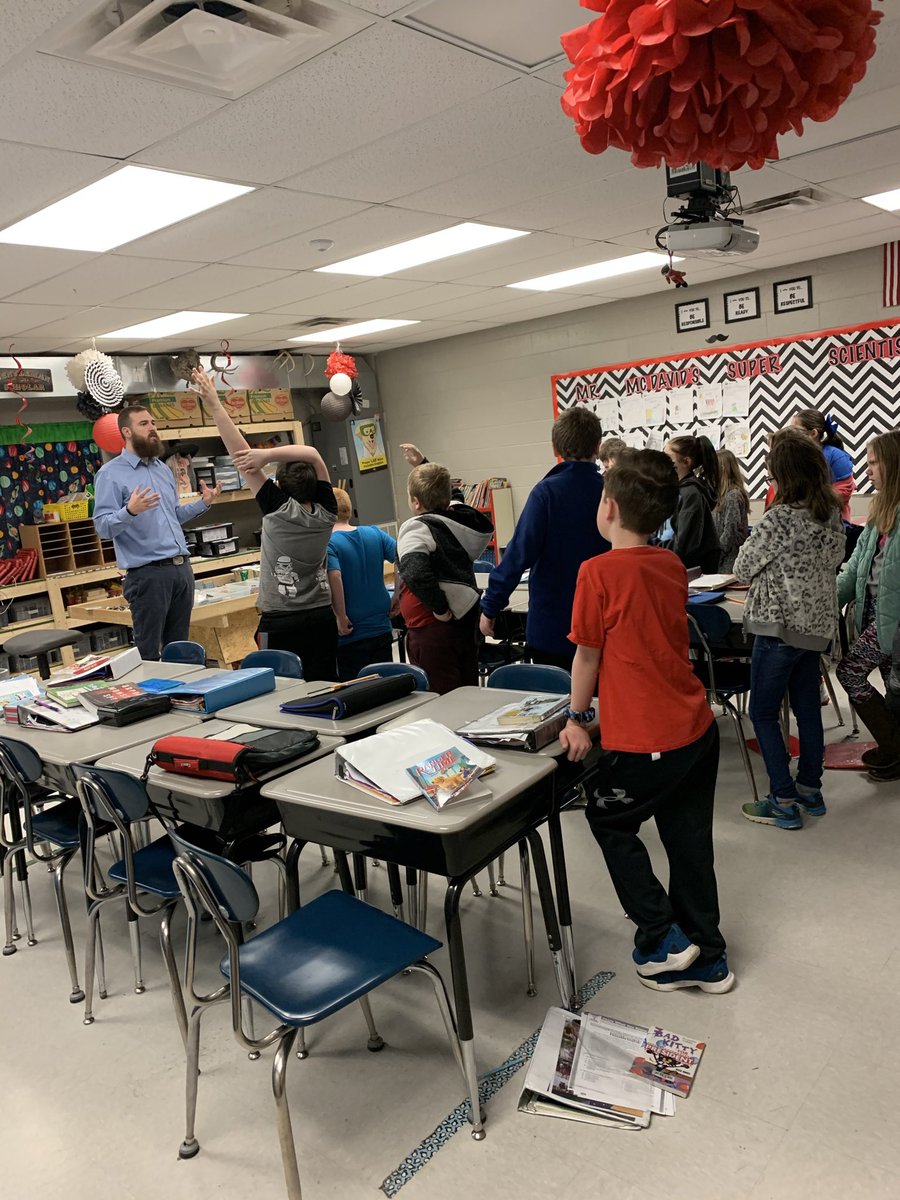 McDavidsClass's tweet photo. I love when they’re hooked like this! #science #thinkinghard #engagedlearners https://t.co/HABwnTYGzS