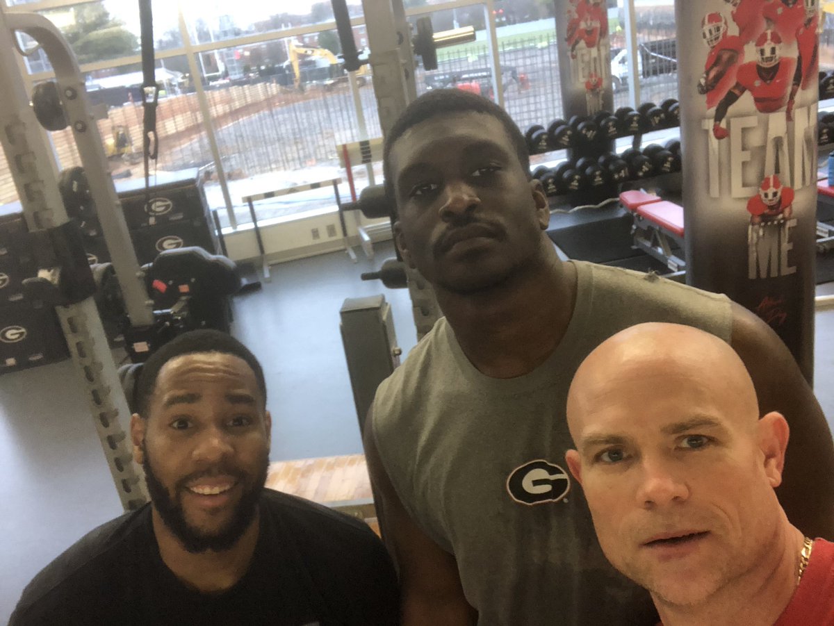 coach_sinclair's tweet image. @GeorgiaFootball me @mjbarnettjr &amp;amp; Earl grinding today in spring break! Fellas show me some of your workouts! #ATD #springbreakgrind