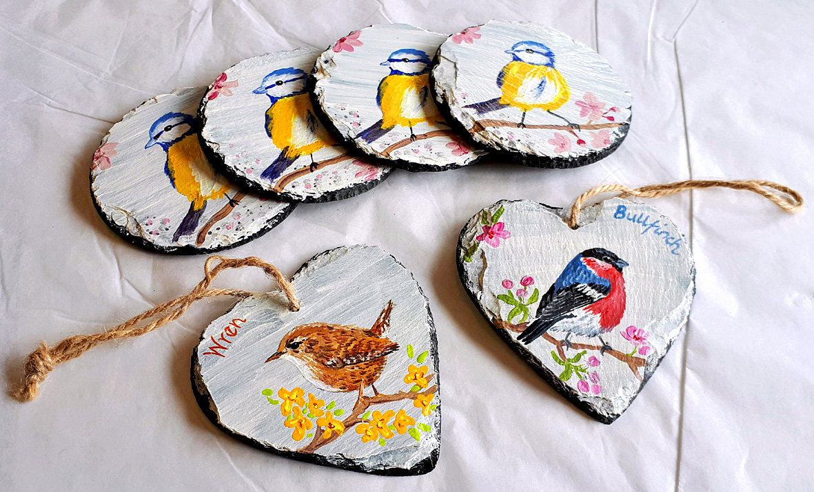 HayrackGallery's tweet photo. The letter M in our gallery A - Z features the beautiful hand painted slates of Molly Scarborough. Molly uses reclaimed and roofing slates on which to create her art, either as a hanging piece or a slate drinks coaster. @OldDairyFarmNN7 #hayracka-z #reclaimedslates https://t.co/aE3J0N8McV