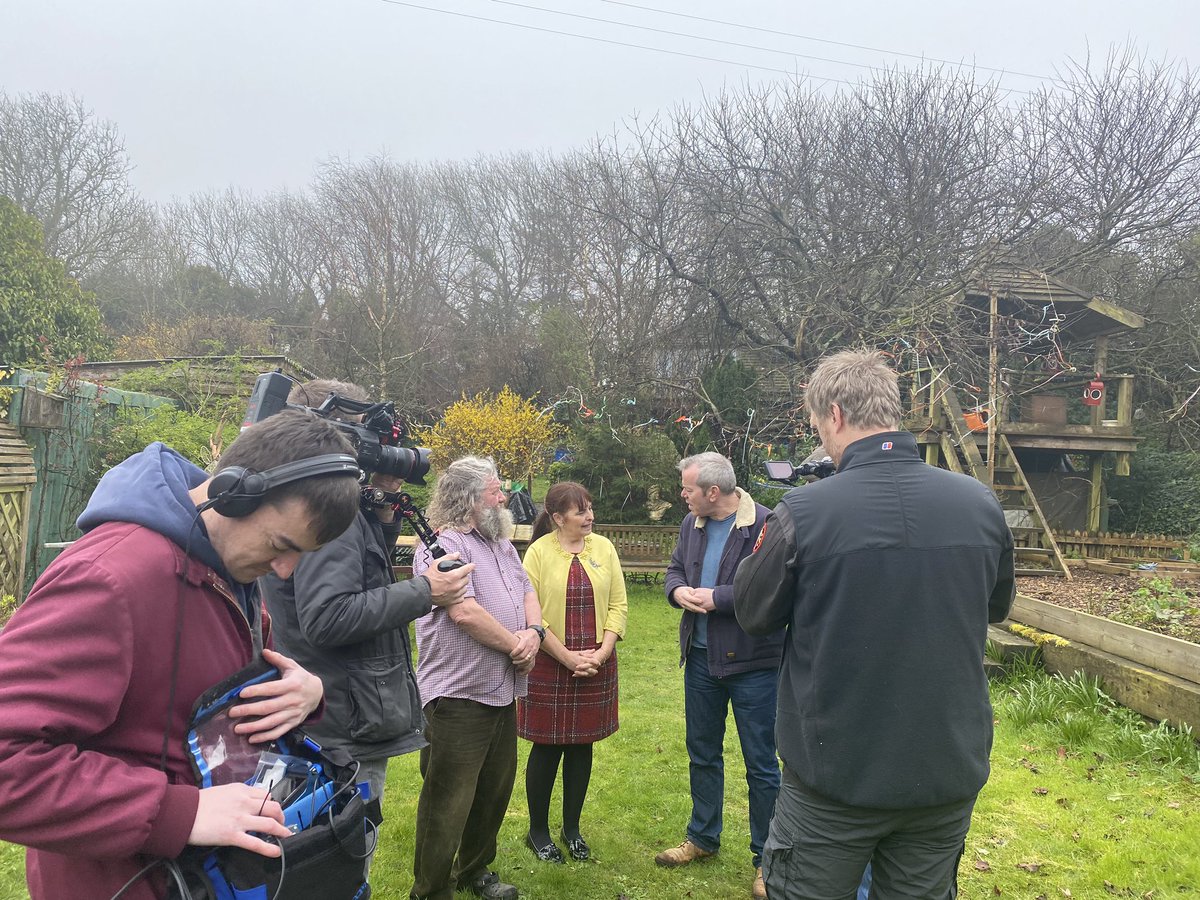 Good News Everyone! We have officially started filming for our next series. Coming to a screen near you very soon 📺📽 #finditfixitflogit #newseries #BehindTheScenes #newsheds #newitems #channel4 #daytime