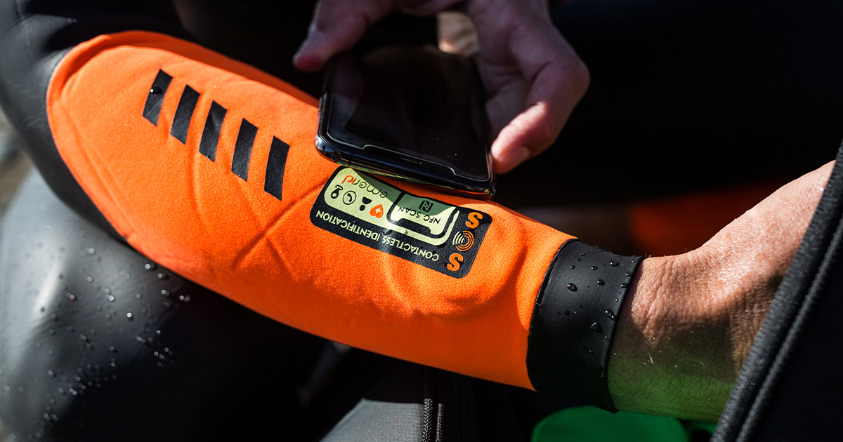 The #NFCIdentificationSystem of the new SW wetsuit will allow you to record the location and duration of your swims.

This technology will allow an automatic notification to be sent to your contact in case you do not finish your training as expected, preventing any emergency.