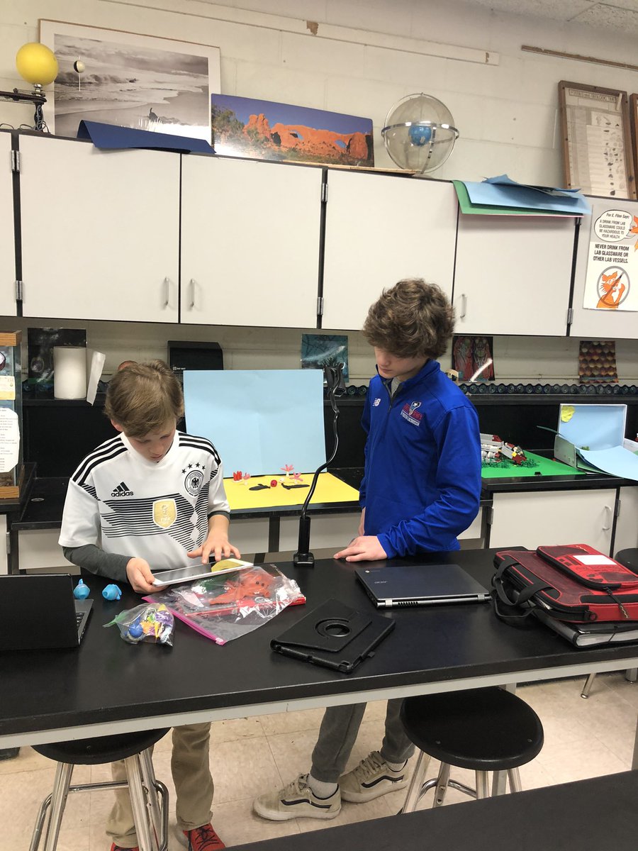 #8thgradescience is making movie magic!! And .......ACTION!! 🎬 #WSD101 #MCBulldogs #stopmotion