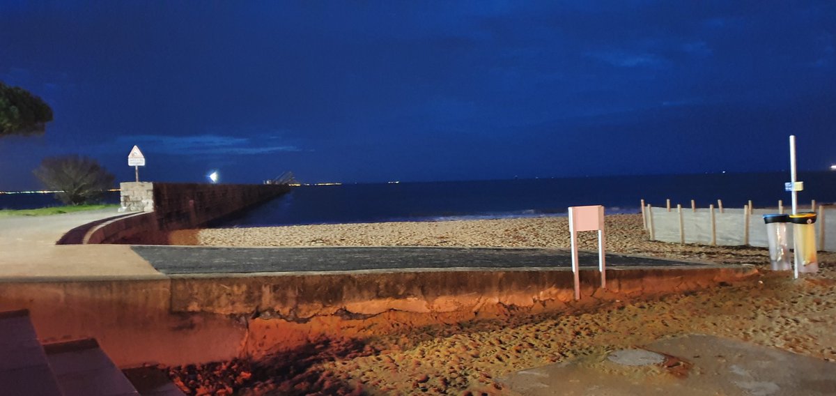 MikeM43041679's tweet photo. #PHOTOS #saintNazaire #placeducommando https://t.co/Bidq3FCPwV