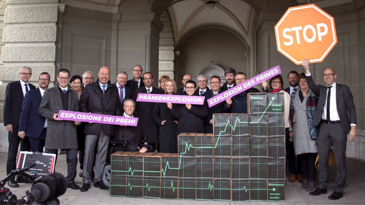 Die #Kostenbremse-Initiative ist eingereicht.💪🏼 Wir haben 119'000 Unterschriften gegen die #Prämienexplosion gesammelt. Ein grosse Danke an alle Unterstützenden! 😊
Die hohen Gesundheitskosten sind für viele in der 🇨🇭
nicht mehr tragbar. Ändern wir das! ➡️ bit.ly/3aMW1zL