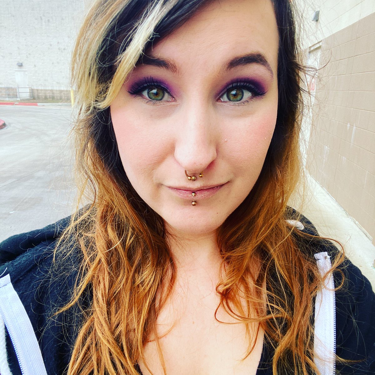 mrsdeathwish's tweet photo. Sorry I’ve been MIA for a while. Just had my vacation in Colorado and then was crazy busy at work. I’ll be live tonight at 8pm! Come watch me kick some ass in modern warfare!! https://t.co/nbCILfG0rW
•
•
•
#imback #streaminglive #kickingassandtakingnames #squadingup #streamer https://t.co/7xopkc2FfM