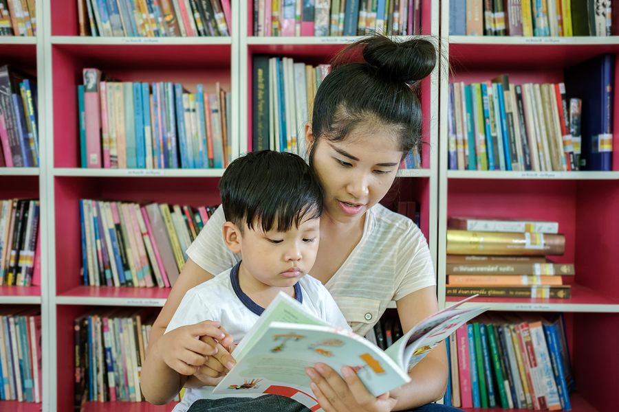 BrightbyText's tweet photo. Toddlers may only be interested in the pictures or skip pages of a book. To make stories more interesting, change words or substitute the name of their child for one of the characters. For more tips, try Bright by Text. https://t.co/AbLqdI42O0 #parenting #reading #feedtheread https://t.co/QyNql2JxyG
