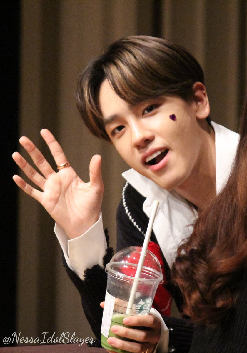 NessaIdolSlayer's tweet photo. 191130 fansign
Hi Rubin 👋
#1TEAM #루빈 #이루빈 #ルビン #RUBIN #원팀 #IRUBIN #MakeThis https://t.co/7ENmQtzthP