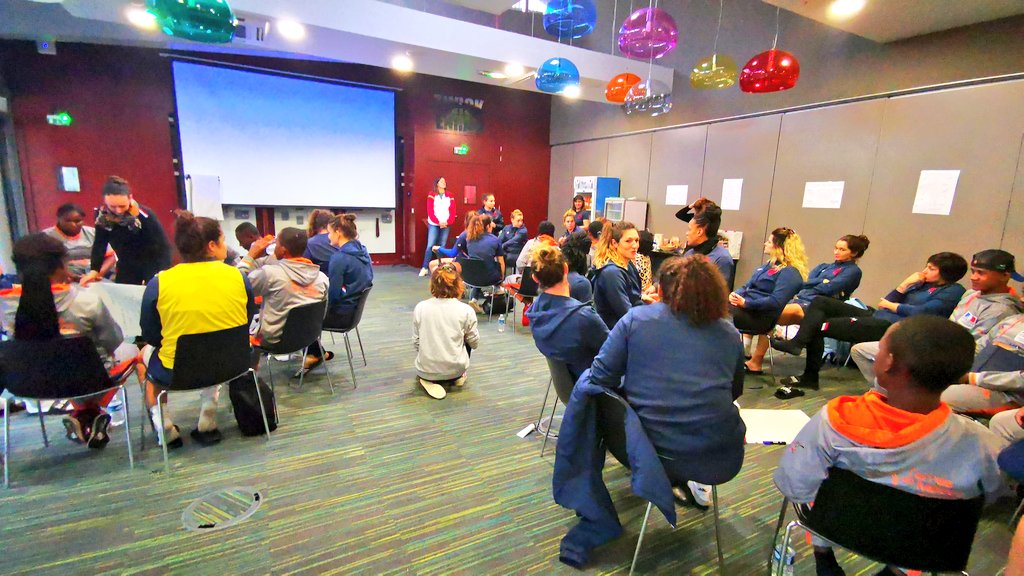 Notre team de la Côte Saphir 🇲🇬 en visite au CNR Marcoussis pour une journée d'échange avec <a href="/FranceRugby/">France Rugby</a> féminine autour de l#egalitefh ♀️♂️
MERCI 🙏 <a href="/AnnickHayraud/">Annick Hayraud</a> <a href="/BenoistLaurence/">Laurence Benoist</a> <a href="/DrSergeSIMON/">Serge Simon</a>