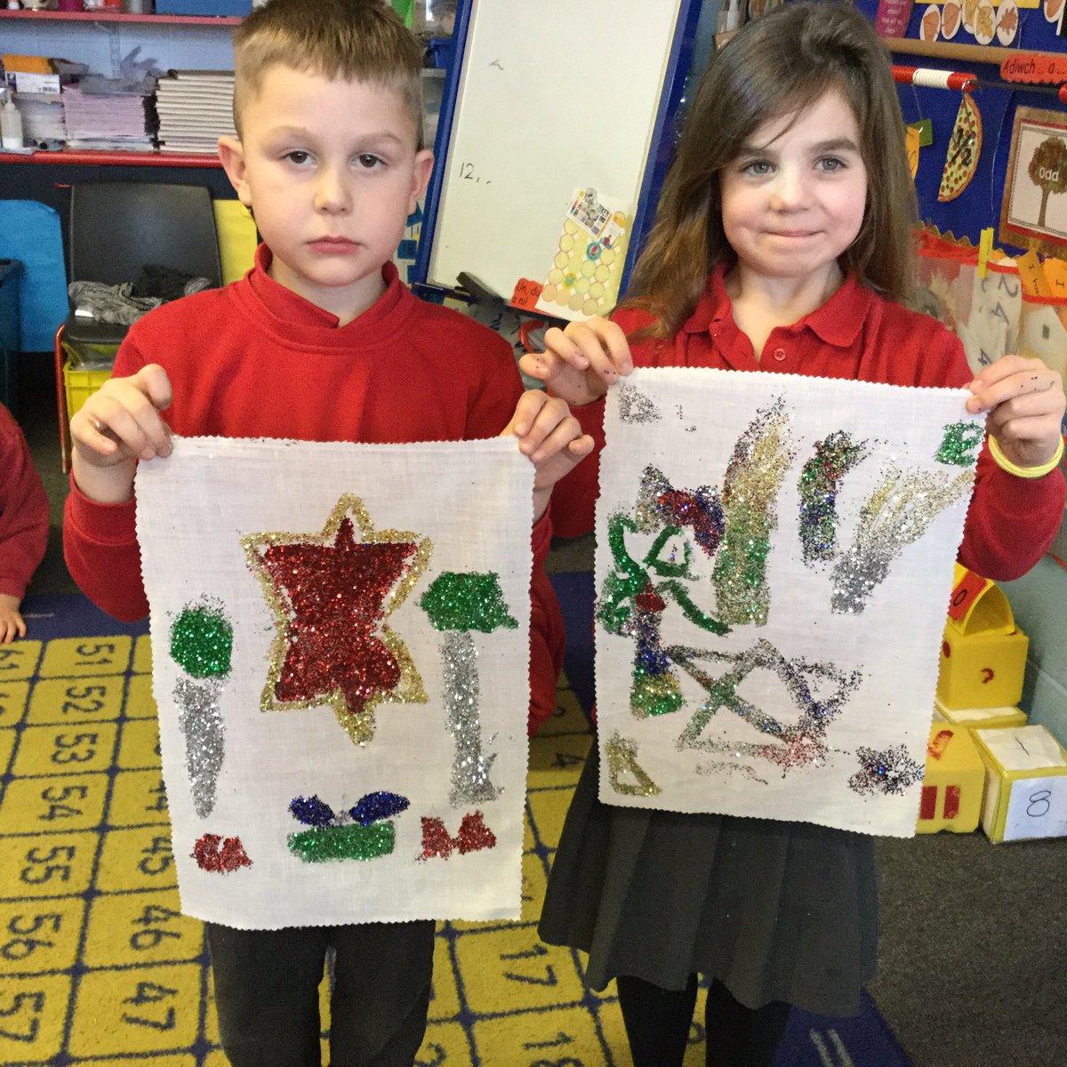 PPSMrsBeard2JB's tweet photo. Year2 have been designing and creating their own Challah bread covers using Jewish symbols. The covers are used to cover the Challah bread during the Shabbat meal.@PPSHealth_Well @PPSExpresiveArt @PPSMrNocivelli https://t.co/xCQmvuxaNX