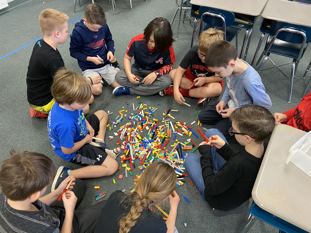 sclarkag's tweet photo. Equivalent fractions with LEGO https://t.co/PNuAEoQgYo