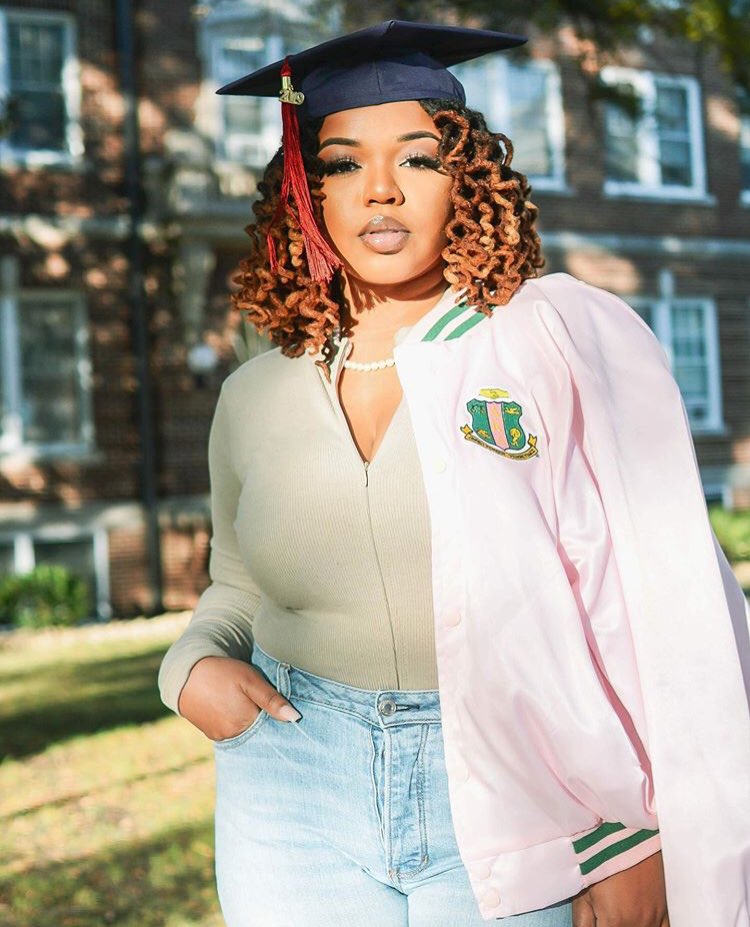 Lady__ACID's tweet photo. Now taking bookings for Grad Shoots!๐ Get photos that sum up your journey perfectly ๐ช๐ฝ๐ Message me for booking details ๐
#ACIDPhotography #NCAT #UNCG #BENNETT #Gradszn2020 https://t.co/lqjakoz9Va
