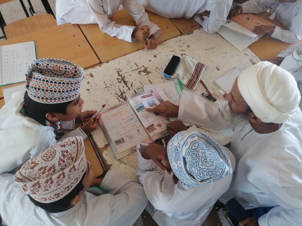 بمجرد أن تتعلم القراءة، ستكون حراً للأبد.
إستمرار مسيرة العطاء في #برنامج_أنا_أقرأ
كل الشكر لجهود كل من أ.حسن السلماني و أ. حسن البلوشي و أ.سالم الخروصي.