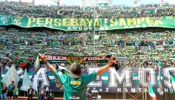 DONGENG SEBELUM TIDUR

"Persebaya BUKAN Objek Politik Kalian"

Dongeng sebelum tidur kali ini mungkin sedikit keluar dari segmen pasar saya biasanya. Cuman pengen aja sharing opini menyikapi hasil putusan sengketa Karanggayam vs Pemkot dan momen menjelang Pilwali Surabaya 2020.