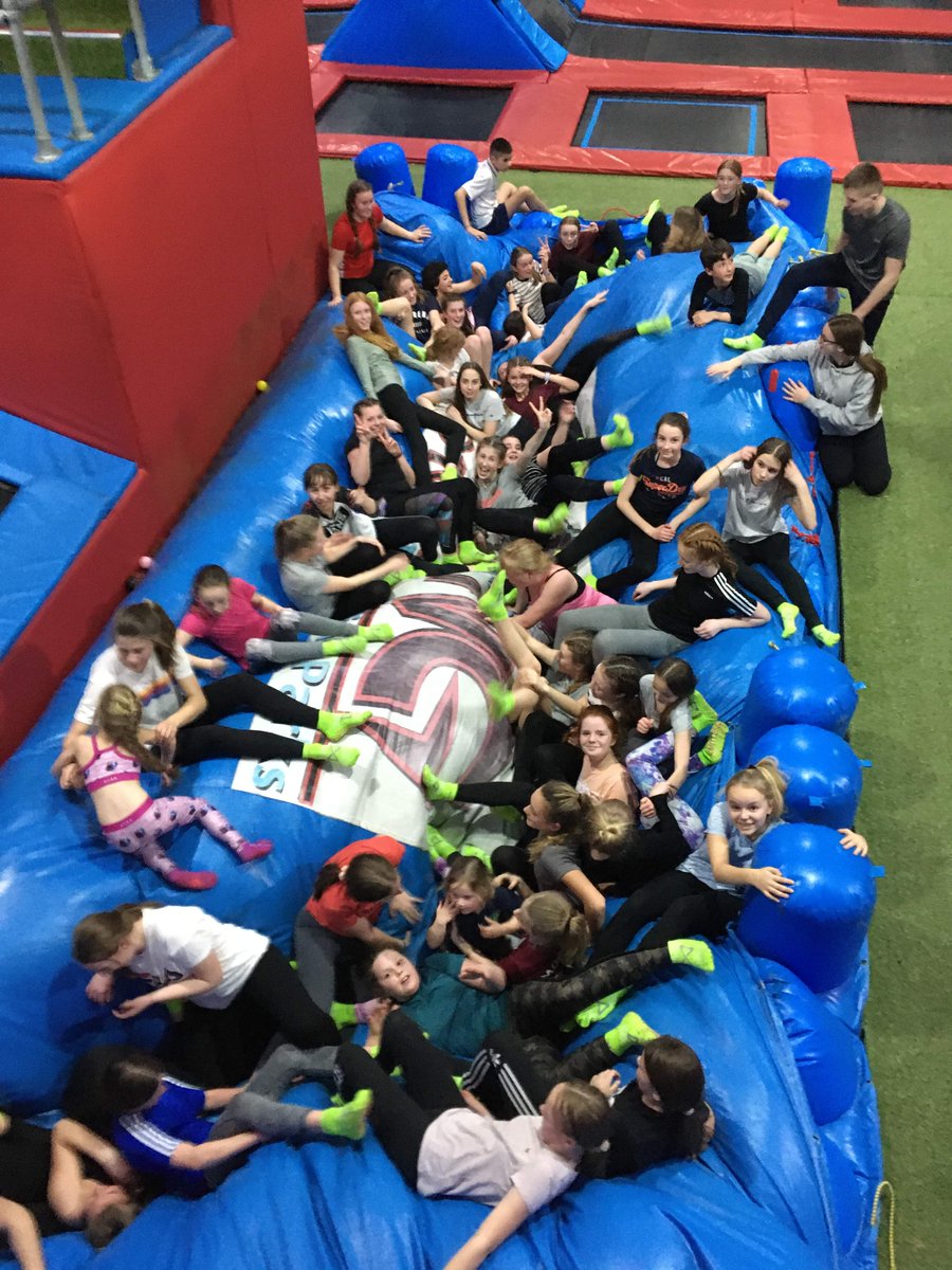 CWLCandSF's tweet image. Students who attend Trampoling Club with Mrs Burgess were taken to @BoingZone in Stourbridge to test their skills. Do you know your 'pike' from your 'roller' or what 'planterflexion' is the technical term for?
#funfitness #healthyhabits #thisgirlcan #fitness #healthy