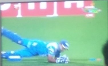 bhaumiKhamar's tweet photo. #SameerDighe 52 yr old keeper is better than #Pant 
#RoadSafetyWorldSeries https://t.co/7vLS74Z1ay