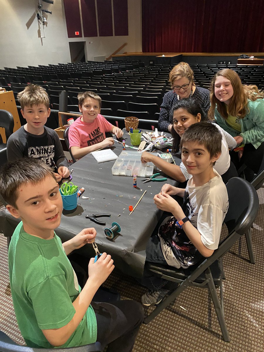 CarolineKos's tweet photo. Future engineers at Akron Elementary STEAMFEST! #akronsteamfest2020 https://t.co/R3HpQLVmiI