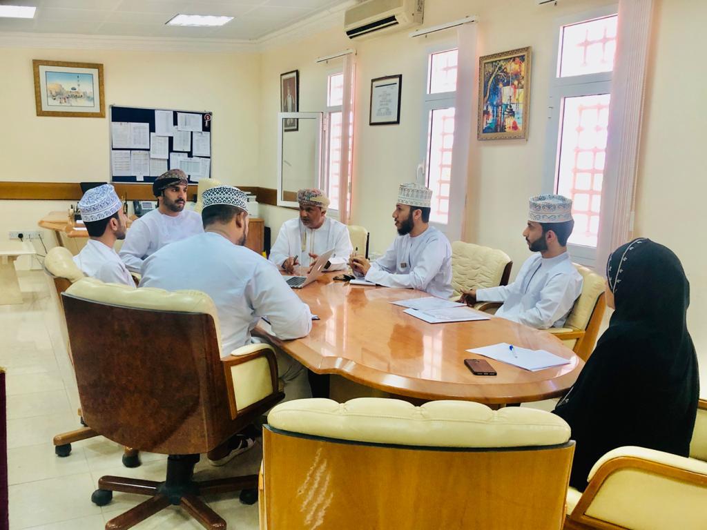 اجتمع مساء اليوم الثلاثاء ١٠/٣/٢٠٢٠ أعضاء من المجلس الاستشاري الطلابي وجماعة البرمجيات مع كل من د.صالح العزري عميد شؤون الطلاب وخدمة المجتمع و أ.سليمان الريامي مدير مركز التميز الطلابي لمناقشة إنشاء موقع المجلس الإلكتروني الجديد الذي يُتوقع تدشينه قريباً ،،
#جامعة_نزوى