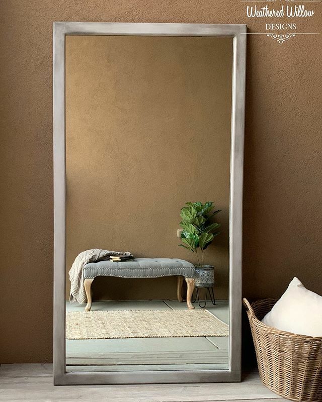 WWillowDesigns's tweet photo. I’m at at Brighton early this morning starting out with pictures of this beautiful custom mirror. It came to me with an orangey brown oak frame and has been finished to match a dresser this client had previously purchased from me. Love how big this is and how classy this now… https://t.co/AZAdejpH3g