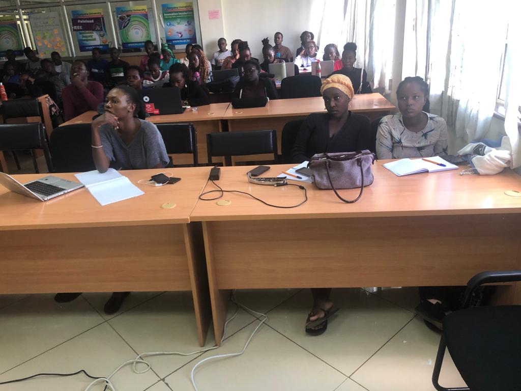 Christine_aketchi tweet media