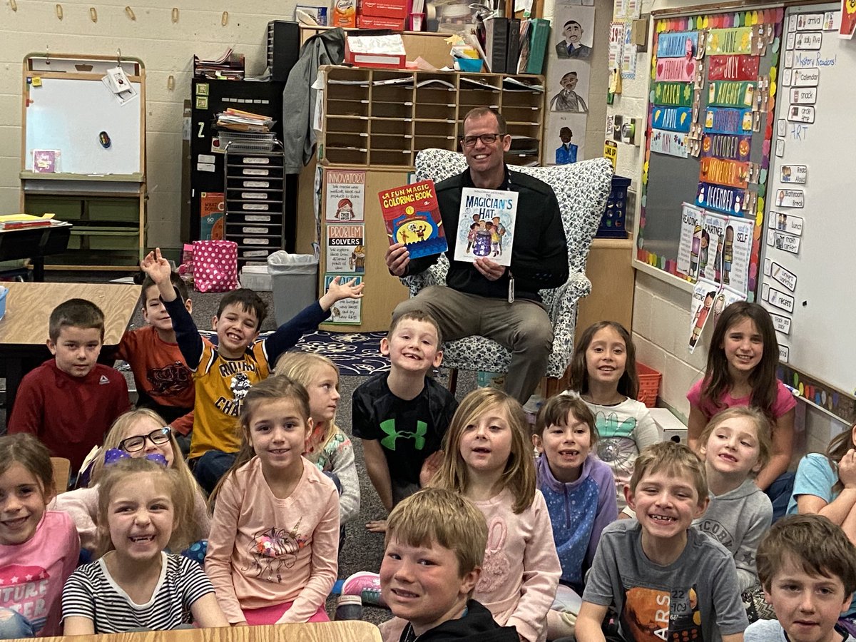 MrsKoets's tweet image. We had a magical guest reader today... Thank you! ⁦@DrewBordner⁩ ⁦@MrsZimmerGL⁩ #glcsread20 ⁦@GLCSrichland⁩