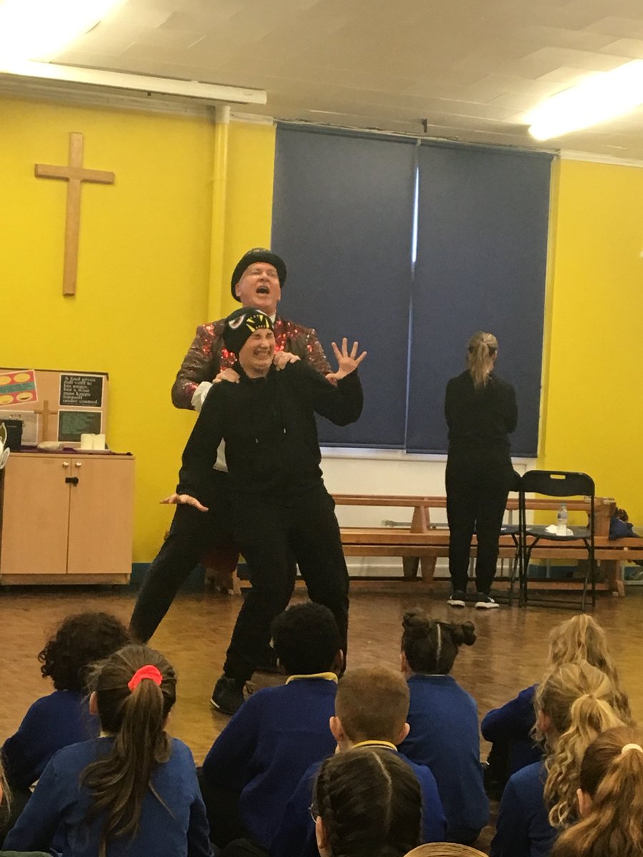 hurstknollstja's tweet image. We loved welcoming @GW_Theatre to school today with their performance of ‘Mr Shapeshifter’. Powerful &amp;amp; thought provoking #safeguarding #keepingsafe thanks to GMP Police and @CSHMCR  for Watching the show with Y5&amp;amp;6 #ItsNotOK