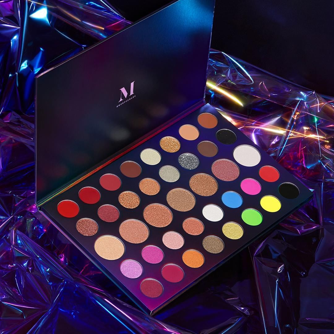 GlamGeek's tweet image. Trending Reviews on GlamGeek - Morphe Hit the Lights Palette ow.ly/n9Oa50yHPl9 #morphe #morphepalette @morphe #beauty #makeup #eyepalette