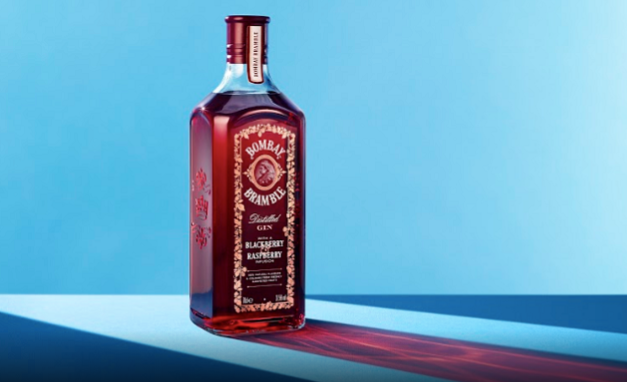 SparklingDirect's tweet image. Looking forward to trying this soon, the new Gin Expression from @BombaySapphire - #BombayBramble The new #Gin “pushes the boundaries of flavour and colour”  with a ‘real’ fruit infusion to provide a “distinct crimson colour &amp;amp; natural flavour!
bit.ly/2HUDMwI

#GinGifts