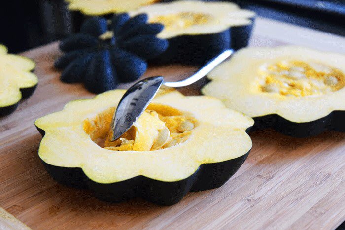 NikkiDinki's tweet photo. Presentation may not be everything, but my Egg in a Squash Hole sure is pretty! https://t.co/snSX2FMByx #meatontheside #eggs #egginahole #theincredibleedibleegg #squash #acornsquash #squashforbreakfast #veggiesforbreakfast #eatyourveggies #moreveggiesplease https://t.co/Bl6KTpYEwZ