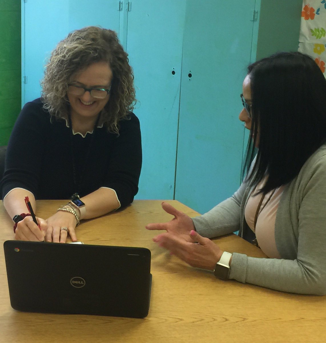 TKaneEdu's tweet photo. Great morning of professional learning with MS Team F. Groups use jigsaw strategy to learn about #growthmindset . #NBUshift https://t.co/AwKOYysHQV