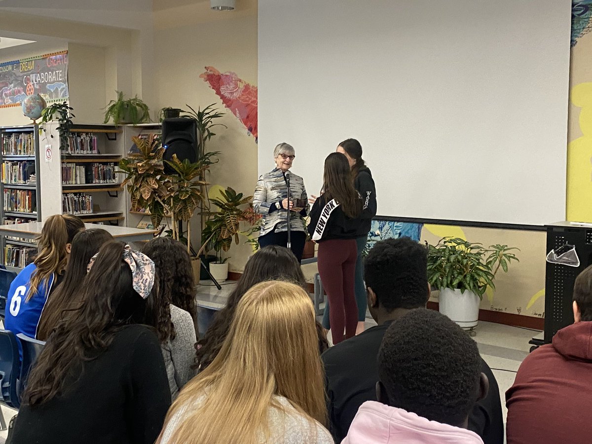 ErinBerthelot1's tweet image. “It is your generation that motivates me”.  -Senator Patricia Bovey 

Our @MotherTeresaHS Civics classes were thrilled to have @SenPatBovey speak with them today. 🇨🇦 

Students were engaged and asked great questions! 

.
.

#ocsbDL @OttCatholicSB 
#ocsbCivics #ocsb 
#myBarrhaven