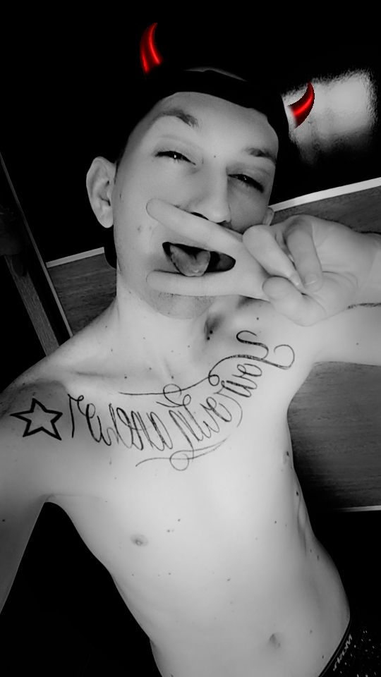 VaahHenning's tweet photo. Sou pior do que vc possa imaginar 😜😈
#CrushLGBTQ #QuengasLGBTQ https://t.co/oyyzbHrYSc