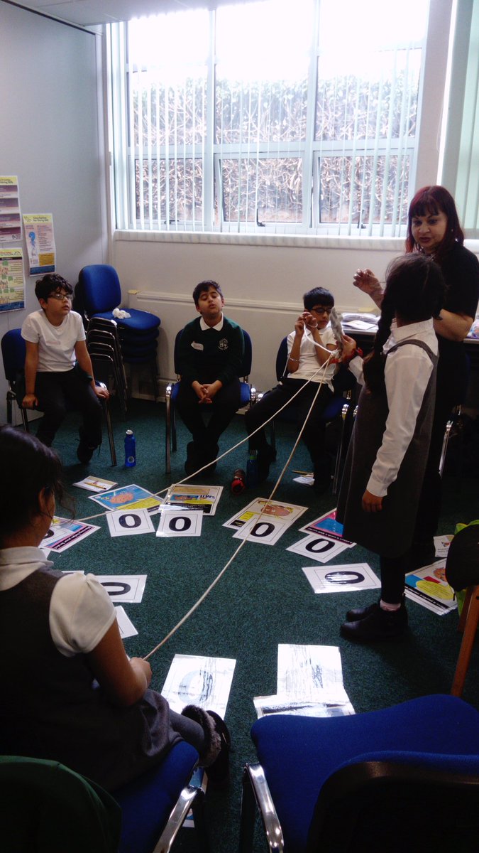 copschool's tweet photo. This afternoon our peer tutors learnt all about the brain and how it works #howthebrainworks #exerciseyourbrain https://t.co/Fj3JyCGcv6