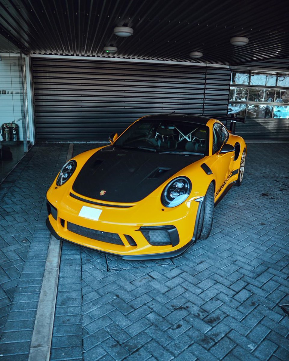 stratstoneuk's tweet photo. What is your favourite Porsche PTS colour?
We💛this GT3 RS in PTS Signal Yellow.
#Porsche #Porsche911GT3RS #Porsche911 #GT3RS #SignalYellow #Stratstone #PorscheWolves https://t.co/oShApbXzg3