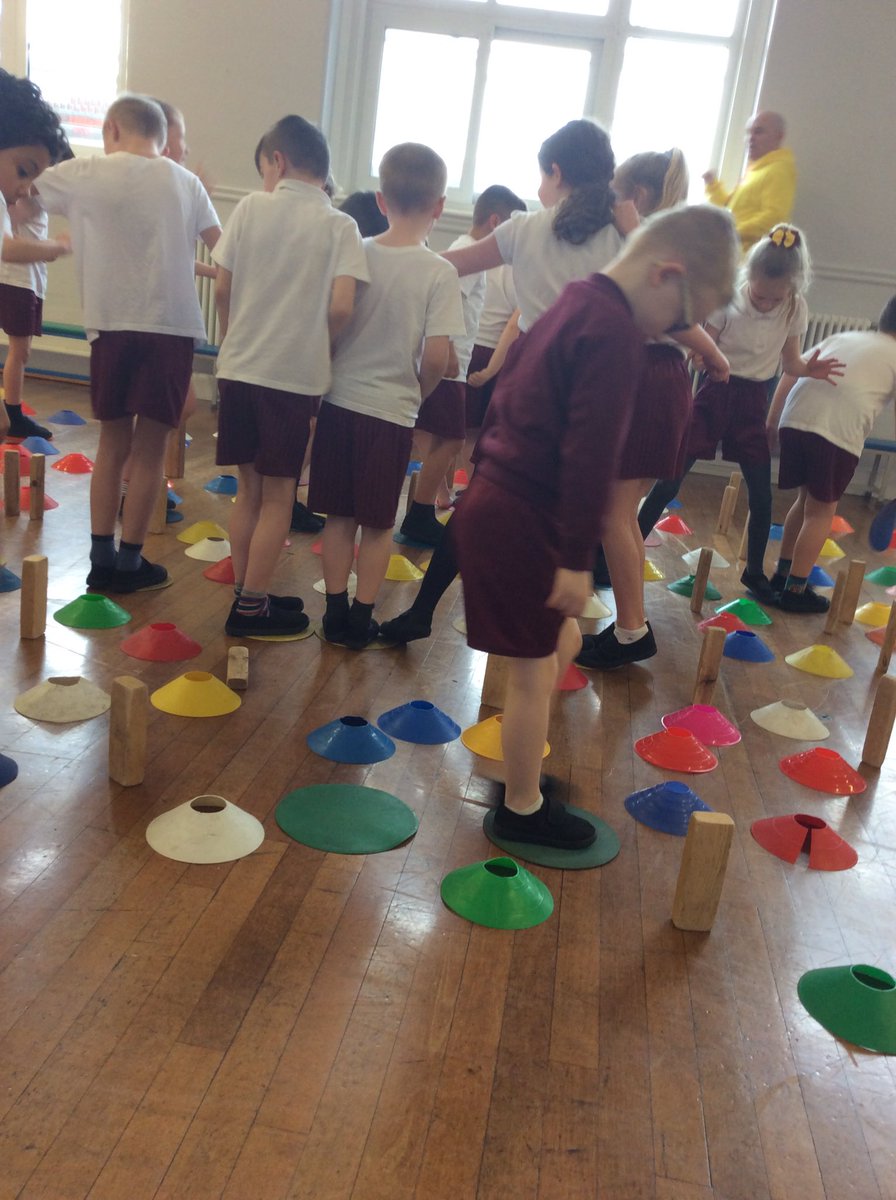 ABCPschool's tweet photo. #Class3J taking part in confidence academy @ChrisWalker207 https://t.co/LBLflwOp3o