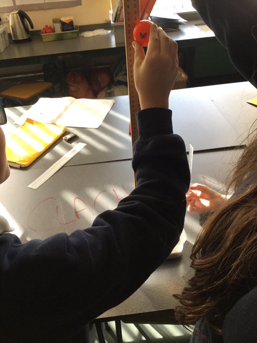 AboyneScience's tweet photo. Our #S1Science pupils who are on the #SpaceandForces topic are looking at meteors and their impact
Itβs amazing how changing the speed changes the impact crater.
The dinosaurs were wiped out by a meteor 9.6km wide travelling at 22.35km/s creating a crater 150km wide x 20km deep https://t.co/2aIhnKm2BO