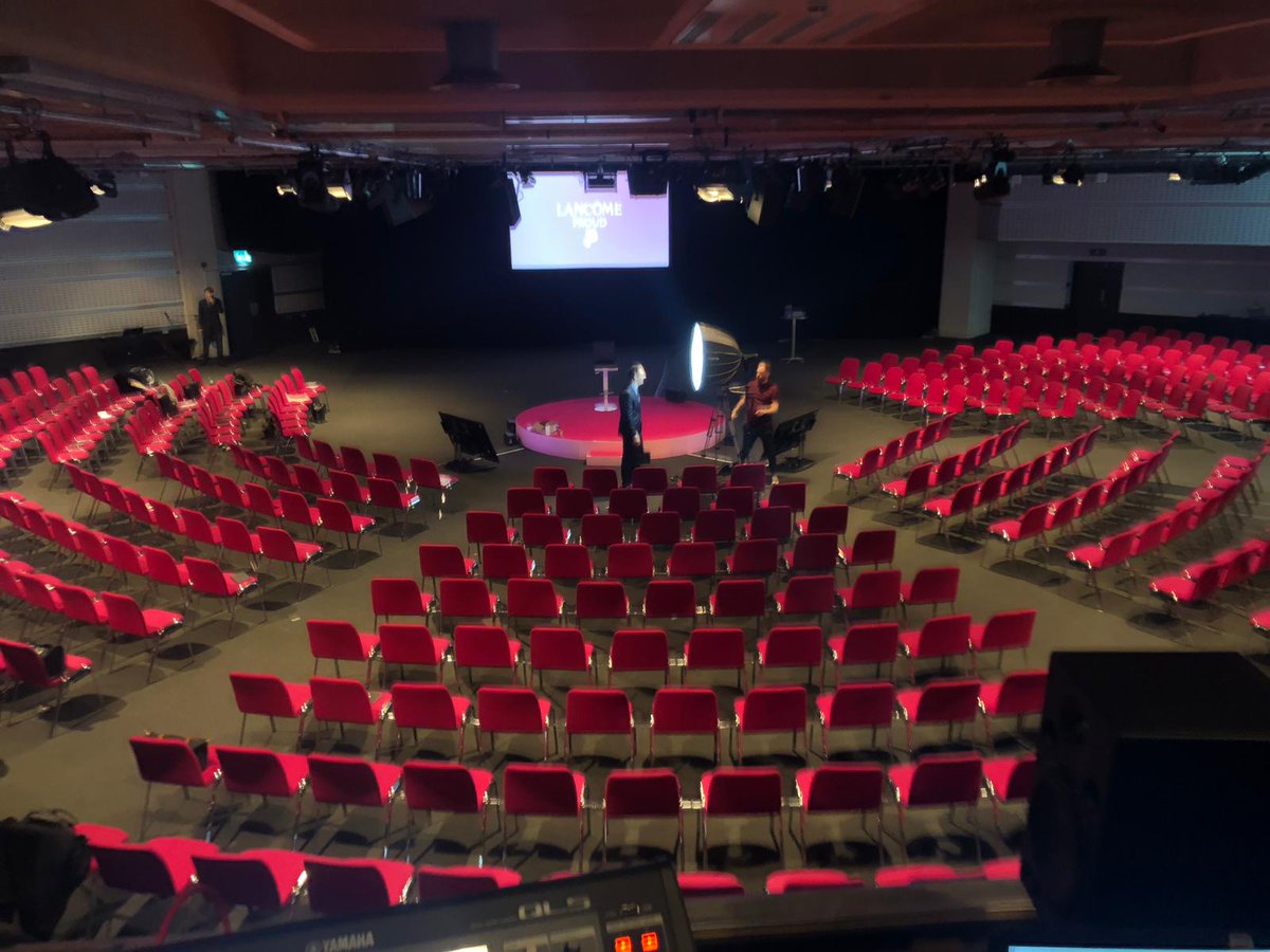 cab4dj's tweet photo. @AVUserGroup @LGCommDisplays @QEIICentre @Kev_McLoughlin @visuallybaked @BenPain_Tech @imperialcollege Caroline Carter, @_jo_ what is the 'shift' between capex and opex in your organisation? #AVTweeps #avislife #GrowAV @TheAVinTheAM https://t.co/Zq8UwiWhpd