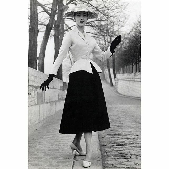 For De Beers Jewellers we wanted to create a collection that was the epitome of timeless style. 
Execution, style and the craftmanship of the uniform range is paramount in the design. Sharp tailoring across men’s and women’s to have an acute attention to detail with a contem…