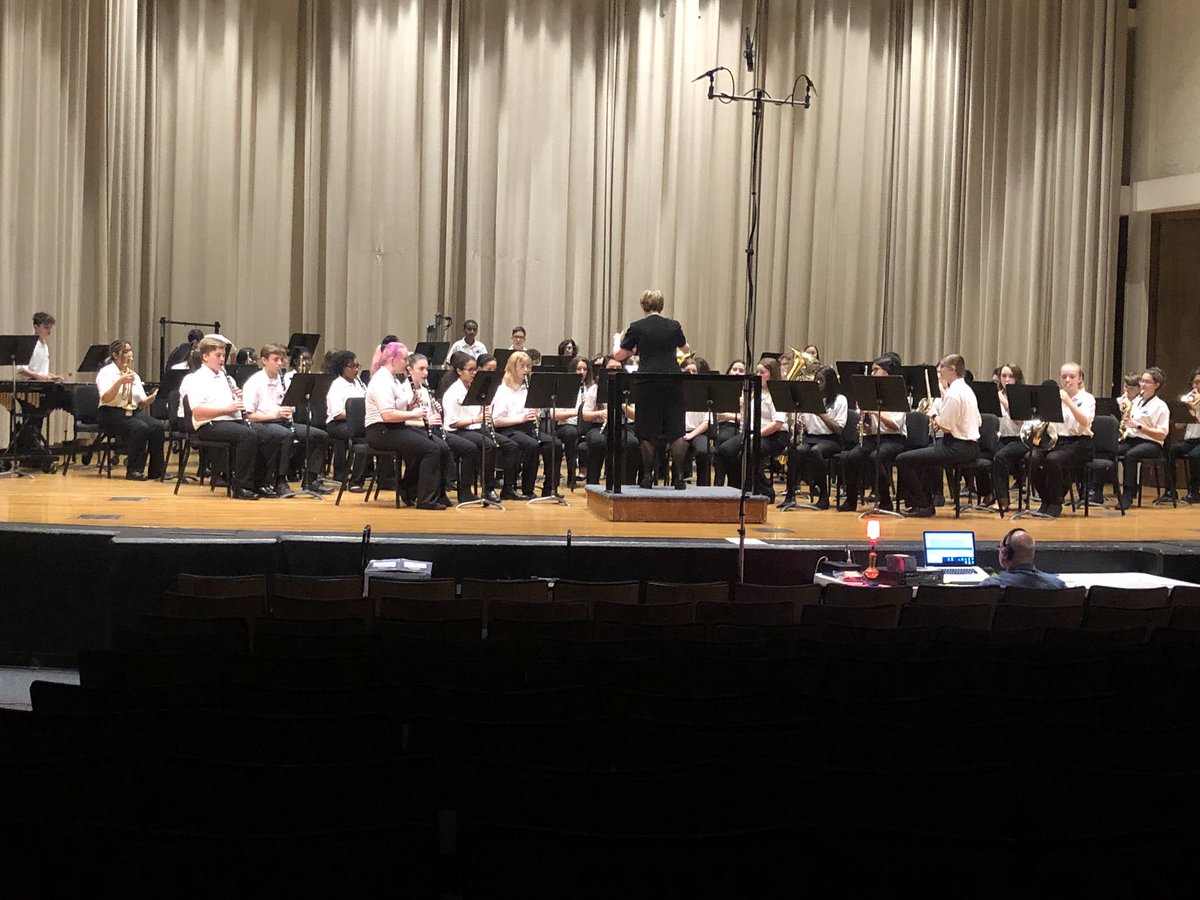 RCSArts's tweet photo. Another fantastic performance by an RCS band - great work, @RockvaleMSband! https://t.co/0KpLzbqFqs