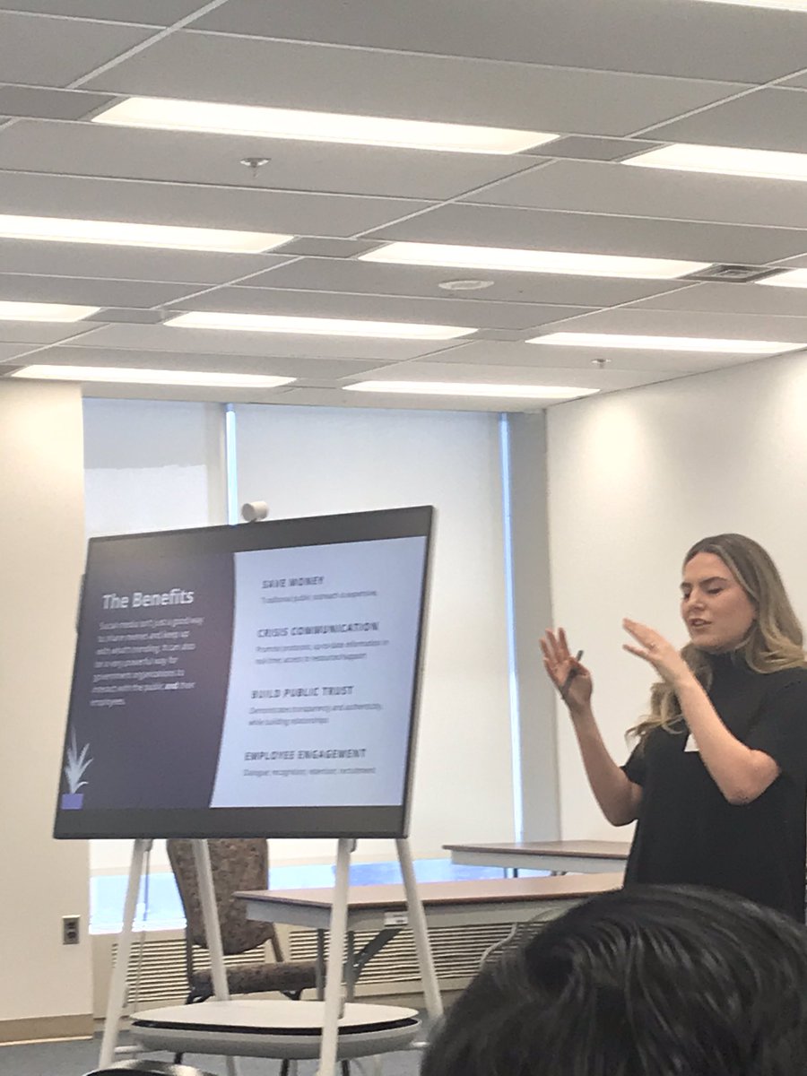 LabrecheMelanie's tweet photo. Build a conversation. Very simple tips for Twitter to build community and employee engagement to support our creation of social media guidelines as a digital ambassador. @emagineRob #GCDigital #pspcdigital https://t.co/wYBkF0b2K7