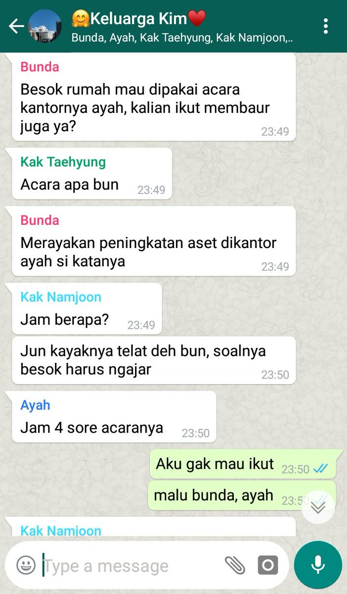 knjsnowdream's tweet photo. – Kim's Family AU –

“Berada didalam keluarga ini terkadang membuat semua orang menginginkannya, namun tidak untukku, ya untuk diriku. Entahlah, semenjak kepergiaan nenek, semuanya berubah. Aku jadi tidak terlihat dengan keluargaku sendiri.” - Laura. https://t.co/WaKJbnD4JF