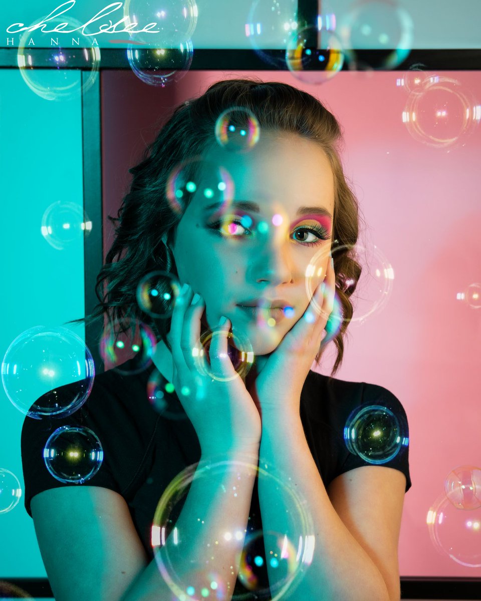 SundryModels's tweet image. Shoot: Bubbles &amp;amp; Gels
Model: KayDee CAll
HMUA: Haylie Hook
Photographer: Joel Nava, Chelsee Hanna, Cyndie Patri
Studio: Marc Reynolds, SLC
.
.
.
.
#Juniormodel #modleing #cute #junior #model #utah #utahmodeling #professional #photoshoot #photography #bubbles #shiny #studio