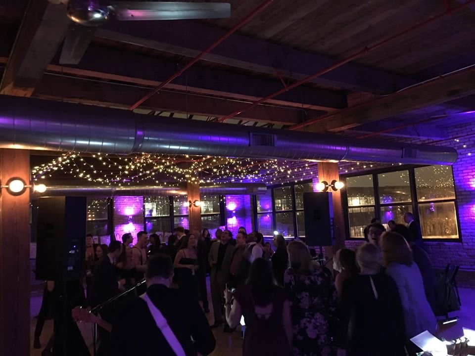 StitelyMusic's tweet photo. @StitelyMusic played at the The Hive on Hubbard back in January for Technology Services Group. The team did Live Band Karaoke all night and there were so many talented singers! To book Stitely Music for your next event, contact (847) 866-8002.
#stitelymusic #karaoke #liveband https://t.co/UBwzjNXFyT